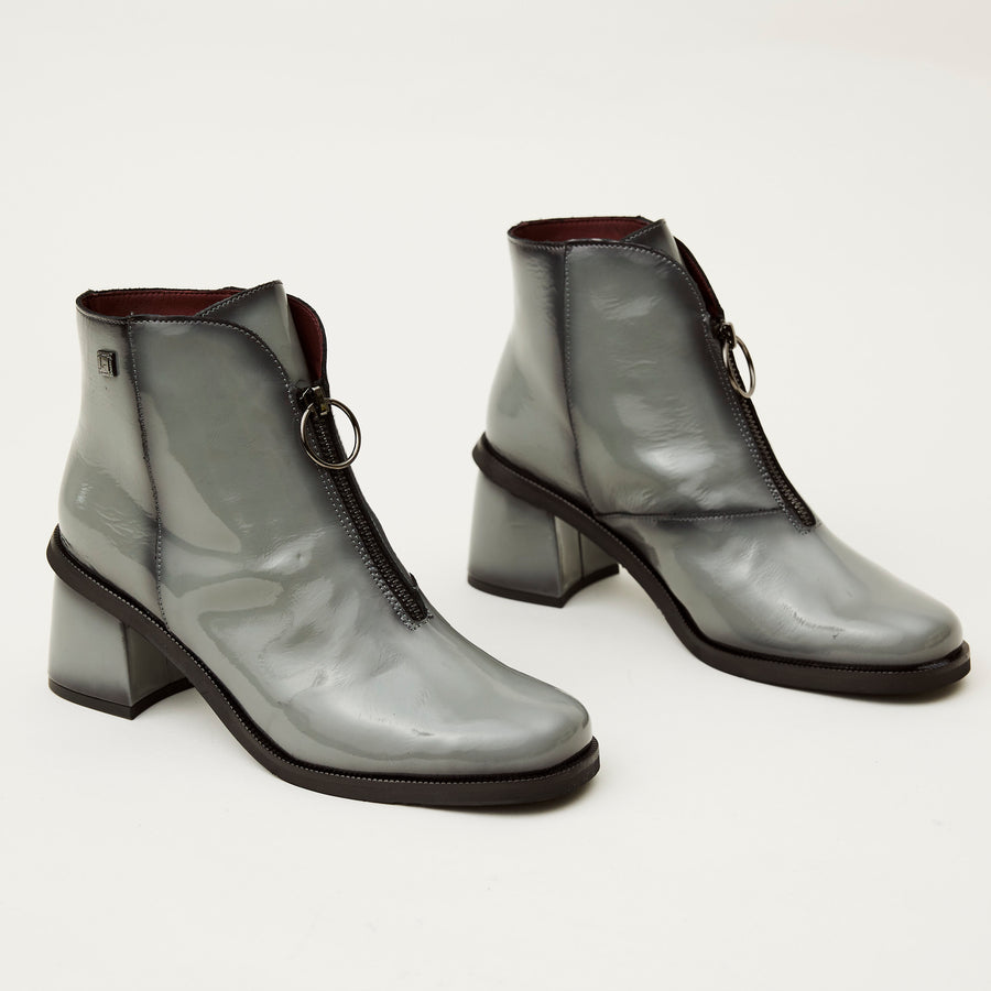 Jose Saenz Grey Patent Leather Ankle Boots - Nozomi