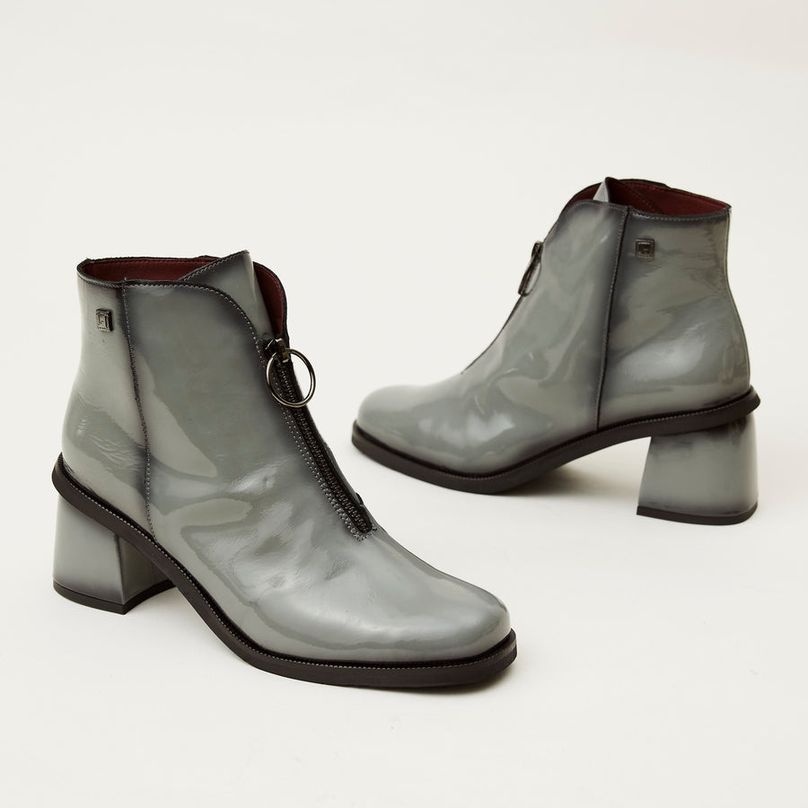 Jose Saenz Grey Patent Leather Ankle Boots - Nozomi