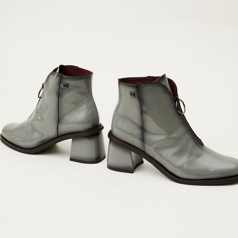 Jose Saenz Grey Patent Leather Ankle Boots - Nozomi