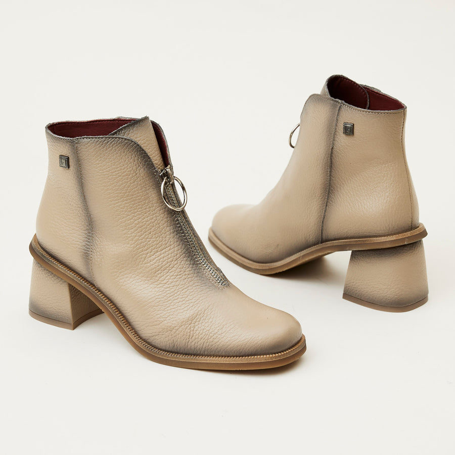 Jose Saenz Taupe Leather Ankle Boots - Nozomi
