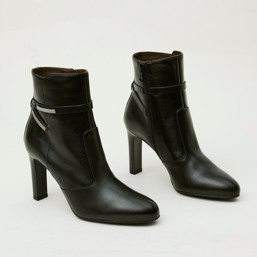 NeroGiardini Black Leather High Heeled Ankle Boots - Nozomi