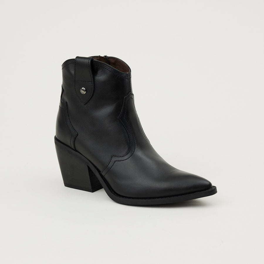 NeroGiardini Leather Western Ankle Boots - Nozomi