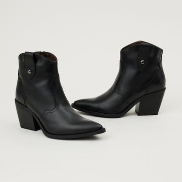 NeroGiardini Leather Western Ankle Boots