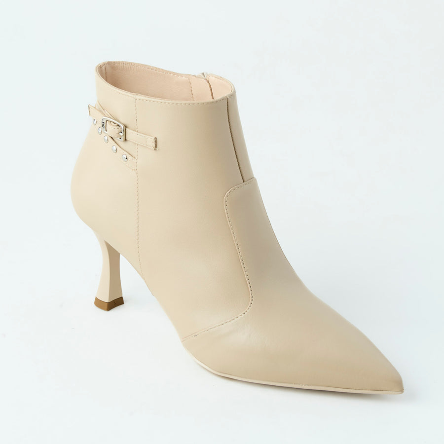NeroGiardini Cream Leather Ankle Boots - Nozomi