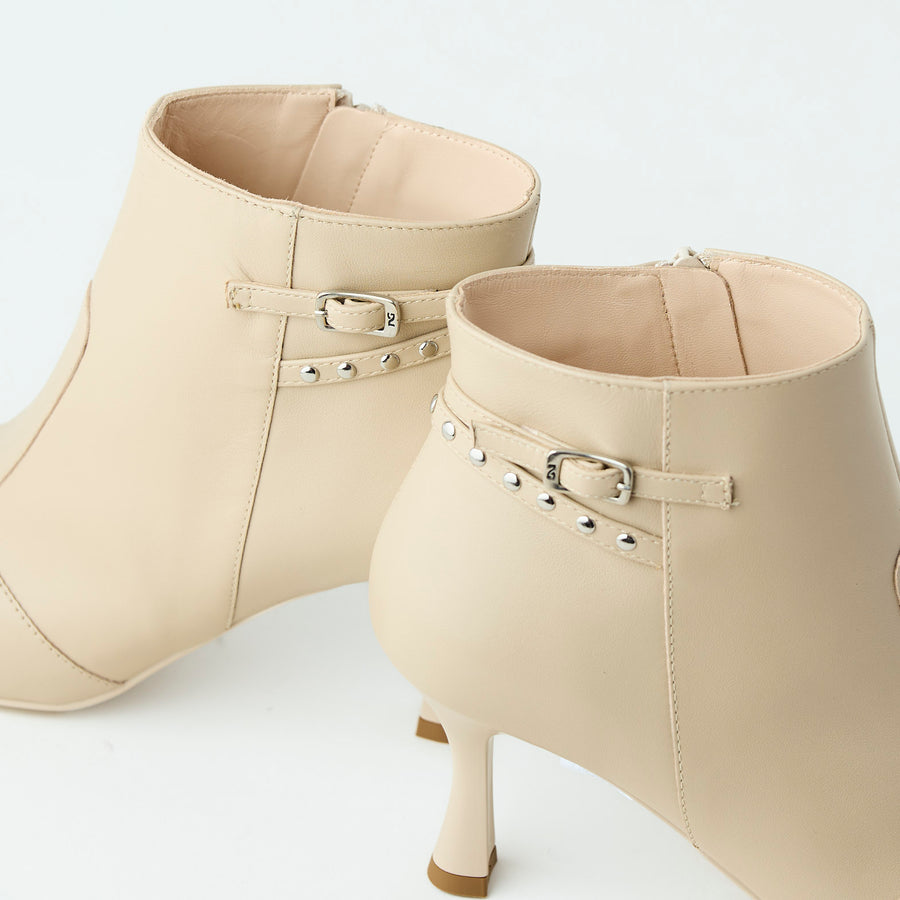 NeroGiardini Cream Leather Ankle Boots - Nozomi