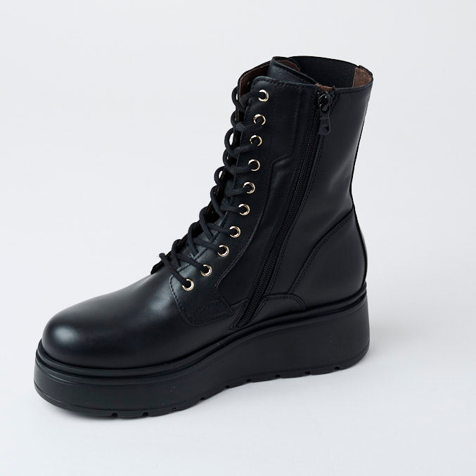 NeroGiardini Black Leather Flatform Ankle Boots - Nozomi