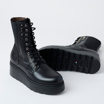 NeroGiardini Black Leather Flatform Ankle Boots - Nozomi
