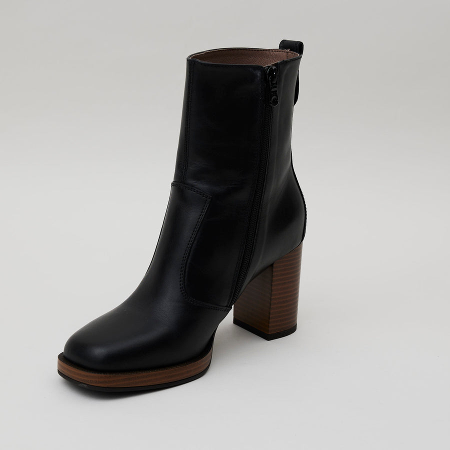 NeroGiardini Black Leather Ankle Boots - Nozomi