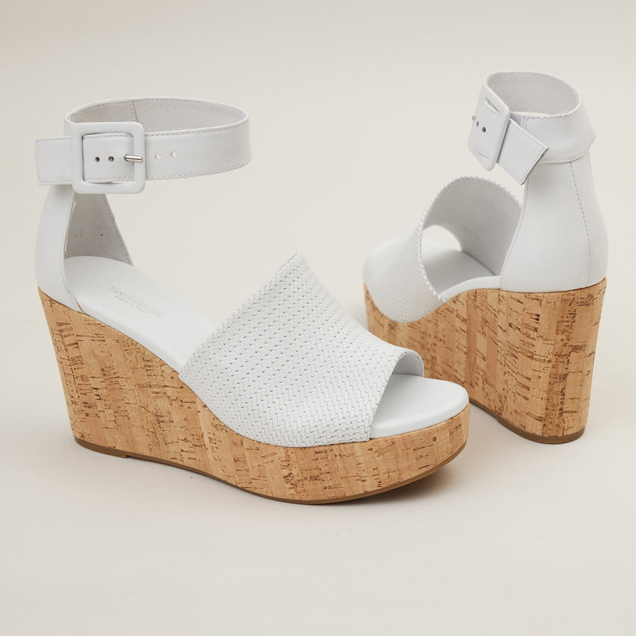 NeroGiardini White Leather Sandals - Nozomi
