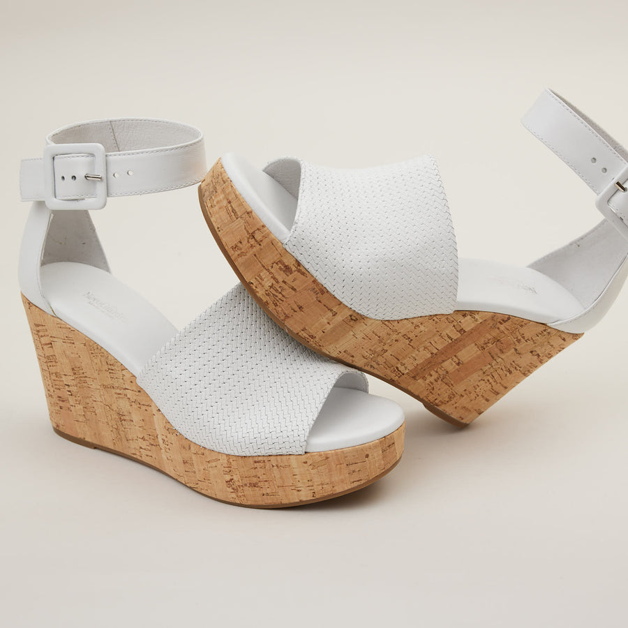NeroGiardini White Leather Sandals - Nozomi