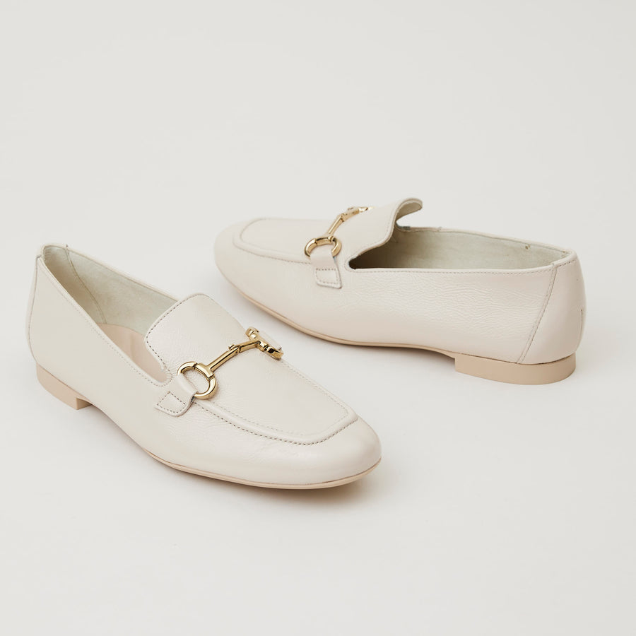 Paul Green Cream Patent Leather Loafers - Nozomi