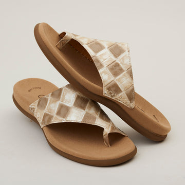 Gabor Cream Chequered Leather Flip Flop Sandals - Nozomi